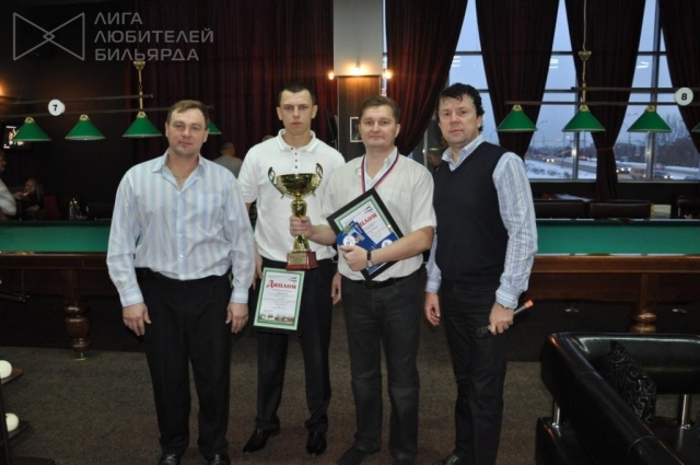 Победители турнира-Алтайская таможня и Президент ФБС АК Богушевский Г.Л..jpg